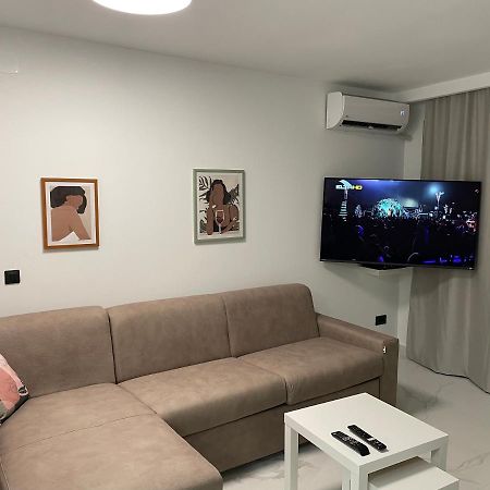 Deluxe Pool Apartment 4 Petrovac ภายนอก รูปภาพ