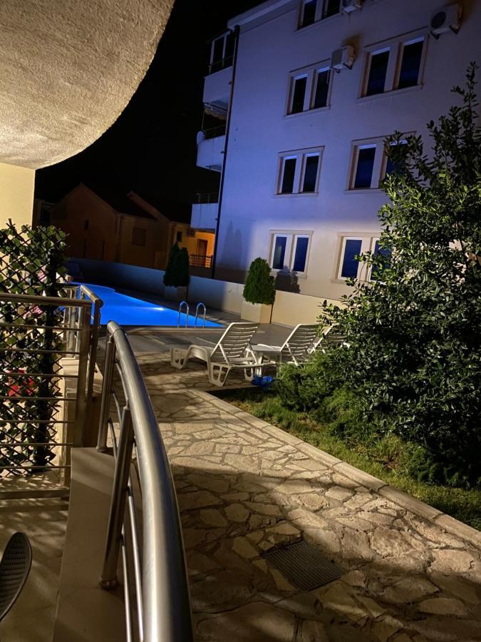 Deluxe Pool Apartment 4 Petrovac ภายนอก รูปภาพ